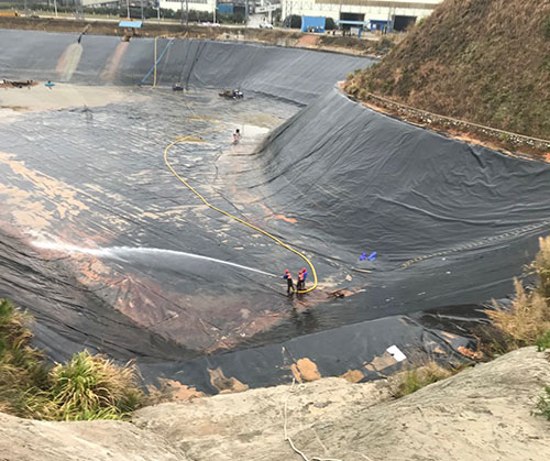 佛子山镇废水池清理