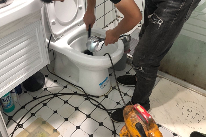 佛子山镇马桶堵塞自己疏通还是找师傅?专业上门服务让你省时更省心